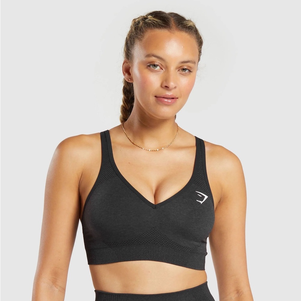 NWOT GYMSHARK SEAMLESS BLACK SPORTS BRA